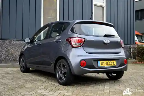 Hyundai i10 1.0 blue 2018