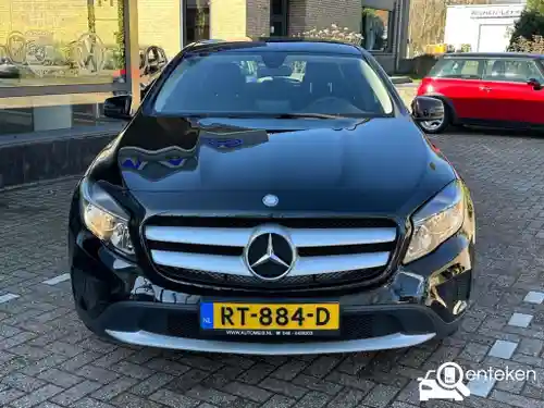 Mercedes-Benz GLA 180 2016
