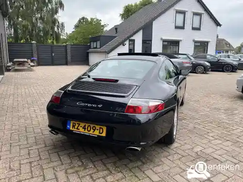 Porsche 911 Carrera Coupé 4 2002
