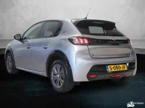 Peugeot e-208 136 2022