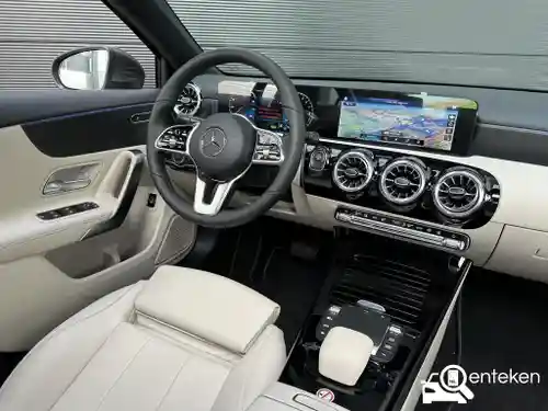 Mercedes-Benz A 250 e 2023