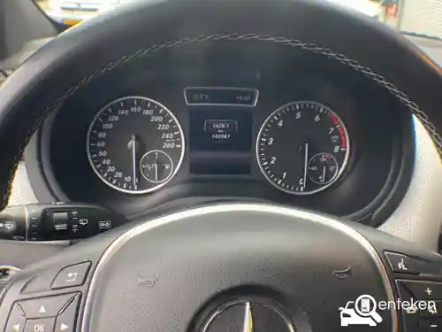 Mercedes-Benz B 180 2014