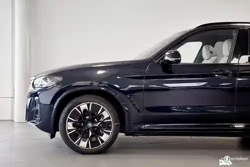 BMW iX3 2023