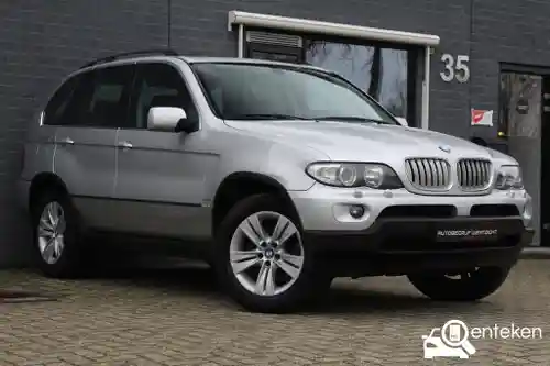 BMW X5 4.4i 2004