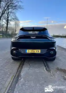 Aston Martin DBX 2020