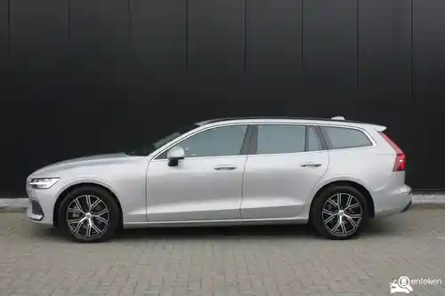 Volvo V60 B4 2023