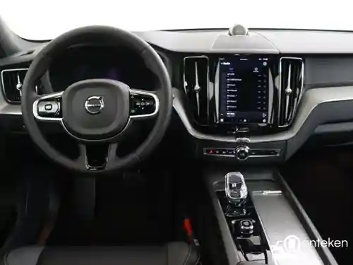 Volvo XC60 B5 2023