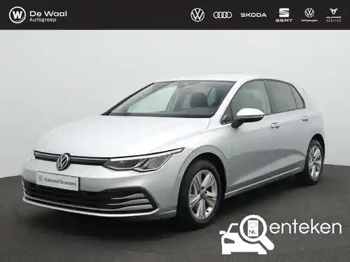VW Golf 1.0 eTSI 2023