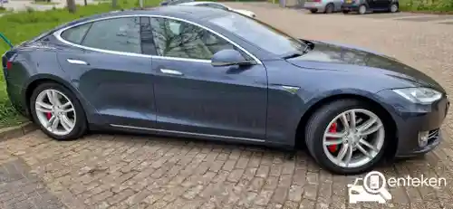 Tesla Model S P85D 2015