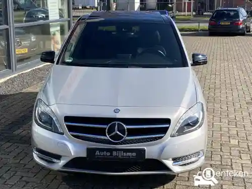 Mercedes-Benz B 180 2012