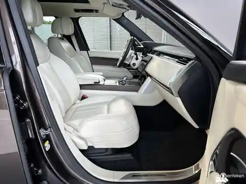 Land Rover Range Rover P440e 2023
