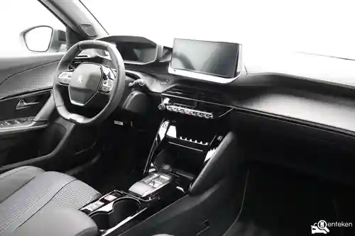 Peugeot e-2008 2022