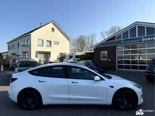 Tesla Model 3 Standard Range Plus 2021
