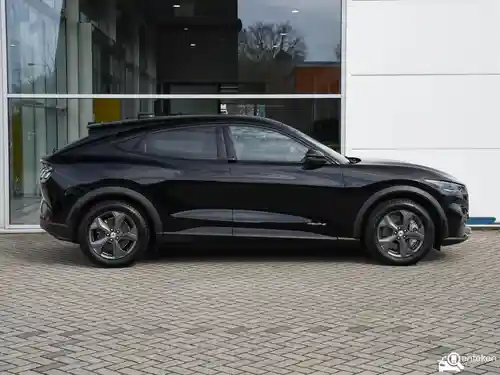 Ford Mustang Mach-E Standard Range 2022