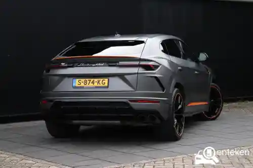Lamborghini Urus 2021