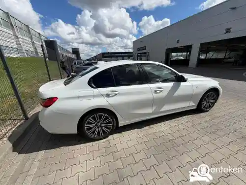 BMW 330e 2019