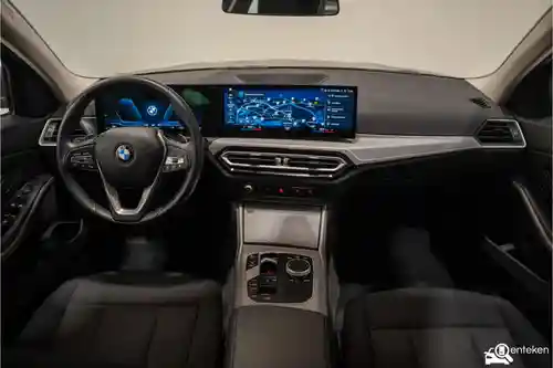 BMW 318i Touring 2023