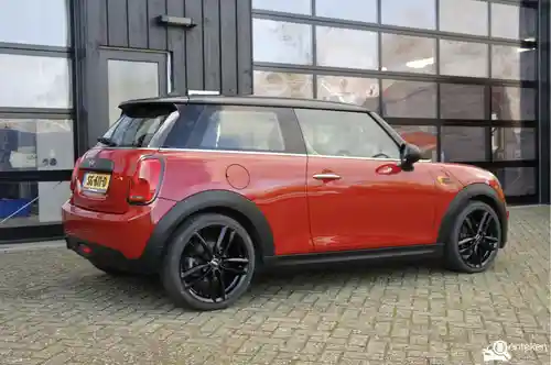 MINI  One 2018