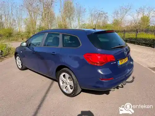 Opel Astra Sports Tourer 2.0 CDTI 2011