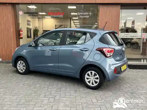 Hyundai i10 1.0 blue 2018