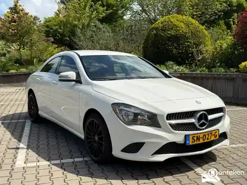 Mercedes-Benz CLA Coupé 180 2013