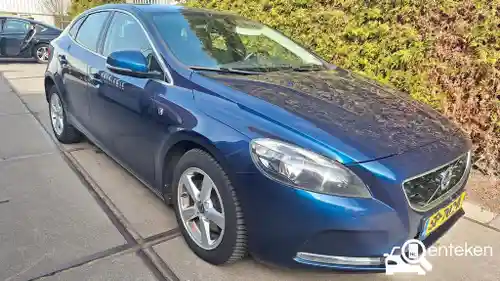 Volvo V40 D2 2015