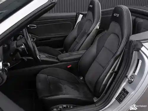 Porsche 911 Carrera Cabriolet 4 GTS 2018