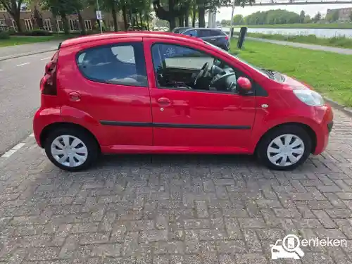 Peugeot 107 1.0 68 2012