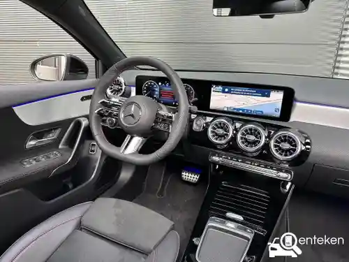 Mercedes-Benz A 180  2023