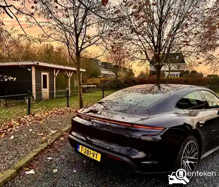 Porsche Taycan 2022