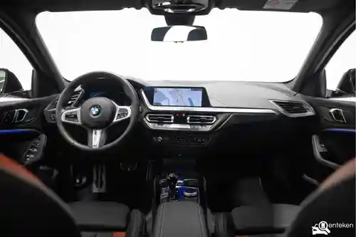 BMW 118i 2023