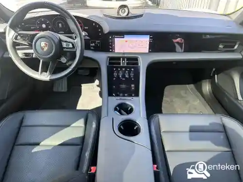 Porsche Taycan 2022