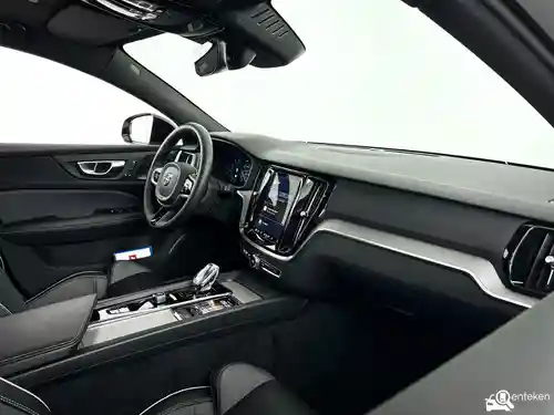 Volvo V60 B4 2023