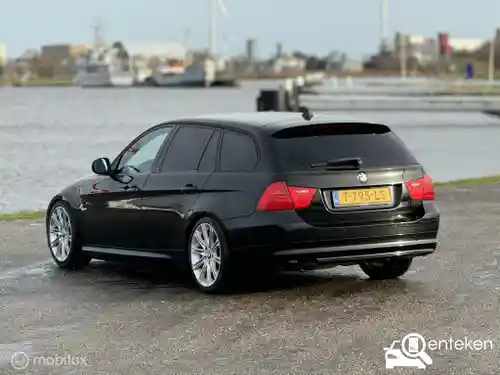 BMW 318i Touring 2009
