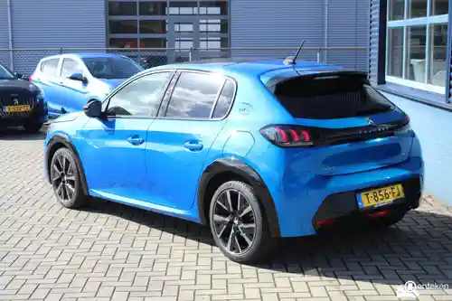 Peugeot 208 1.2 PureTech 100 2023