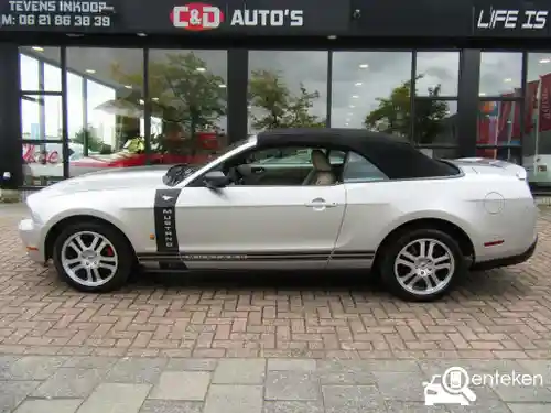 Ford Mustang Convertible 5.0 Ti-VCT V8 2010
