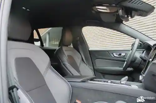 Volvo V60 B4 2023