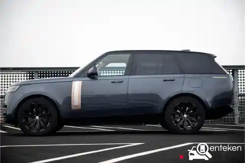 Land Rover Range Rover P440e 2023