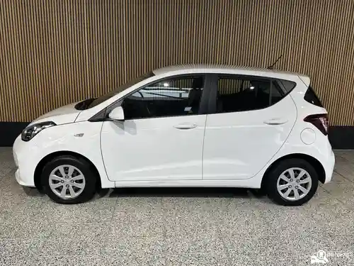 Hyundai i10 1.0 blue 2018
