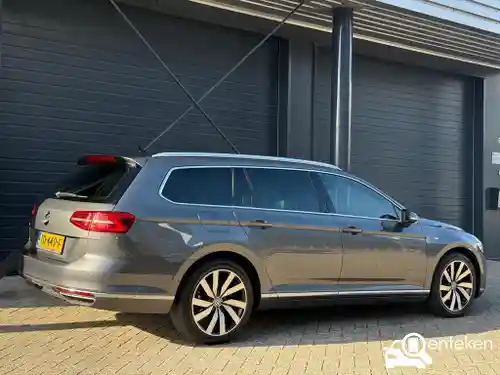 VW Passat Variant GTE 2016