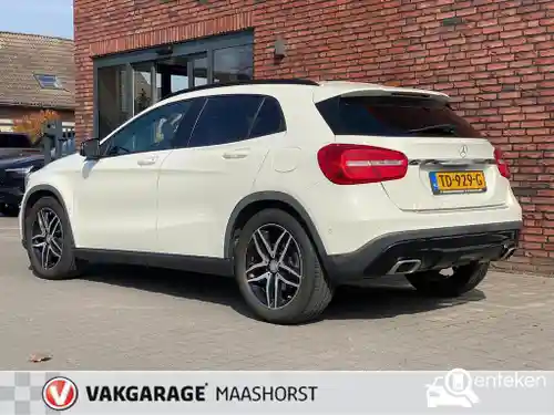Mercedes-Benz GLA 200 2015