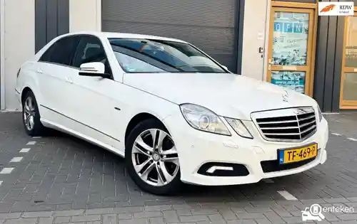 Mercedes-Benz E 200 CGI BlueEFFICIENCY 2009