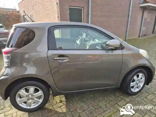 Toyota iQ 1.0 2011