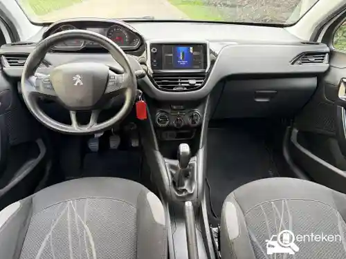 Peugeot 208 1.0 PureTech 68 2013