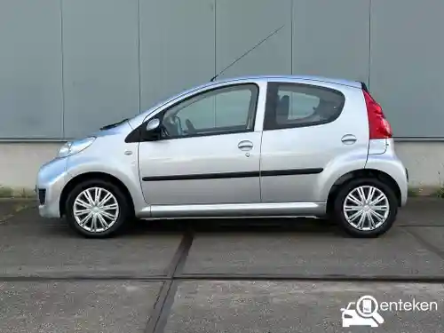 Peugeot 107 1.0 70 2010