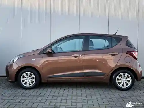 Hyundai i10 1.0 blue 2019