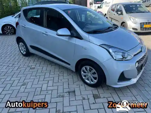 Hyundai i10 1.0 blue 2018