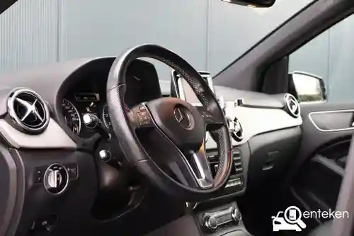 Mercedes-Benz B 180 2013