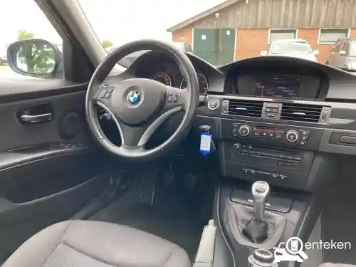 BMW 318i Touring 2009
