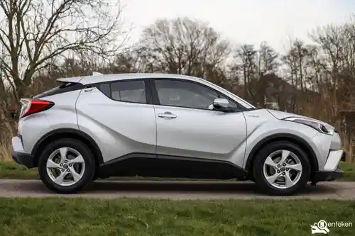 Toyota C-HR 1.8 Hybrid 2018